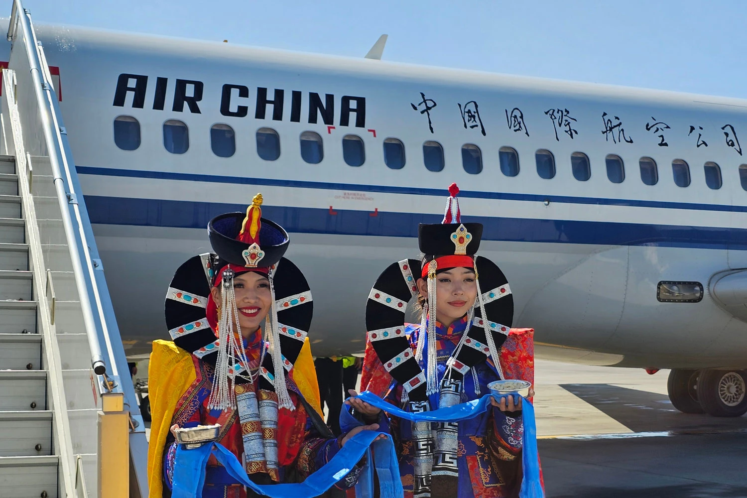 Jato C909 foi recebido com festa na Mongólia (Air China)