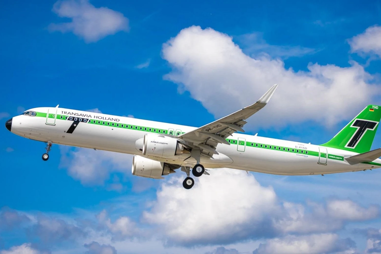 Transavia revela A321neo com pintura retrô em homenagem aos 60 anos da companhia