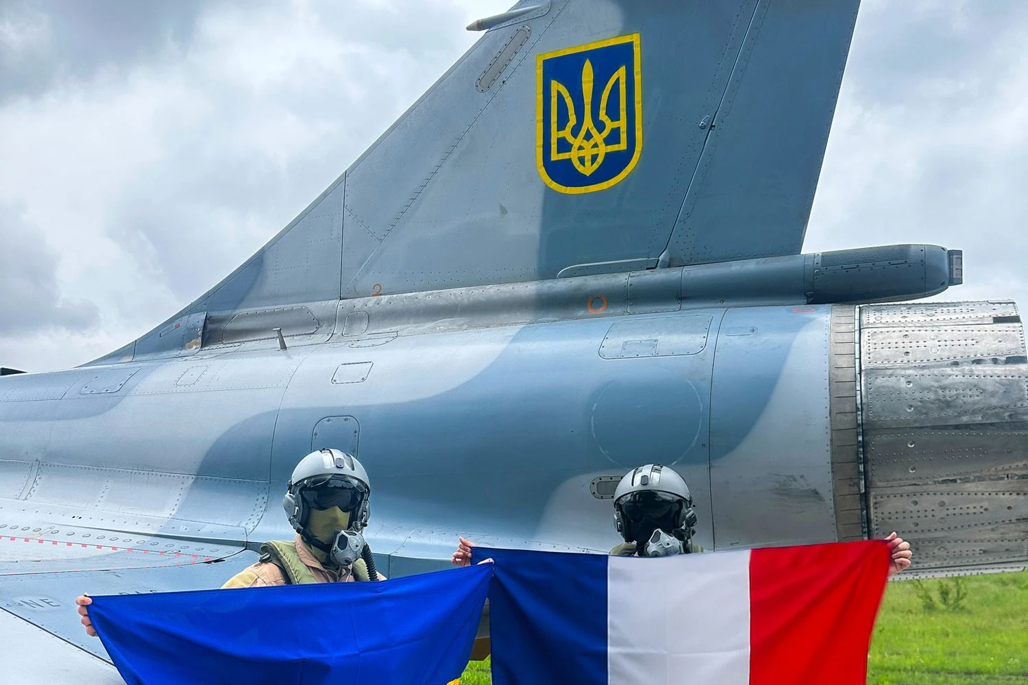 O primeiro Mirage 2000-5 foi entregue &agrave; Ucr&acirc;nia em fevereiro (UAF)
