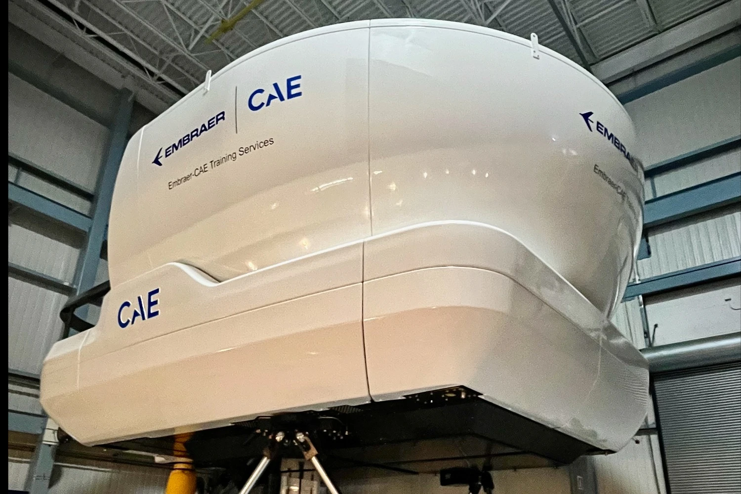 Simulador de voo do E195-E2 usado pela Porter (Porter Airlines)