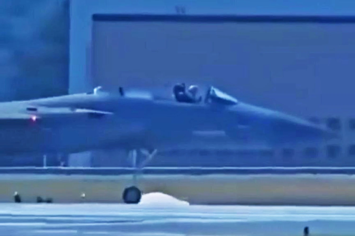 Passageiro se ejeta acidentalmente de caça F-15D Eagle nos EUA