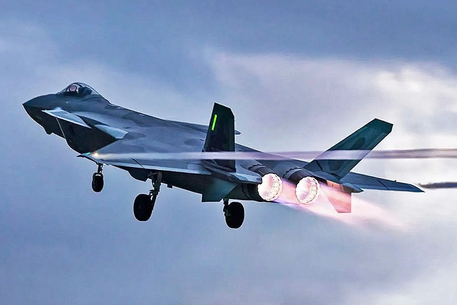 Caça J-20 da China (Reprodução)