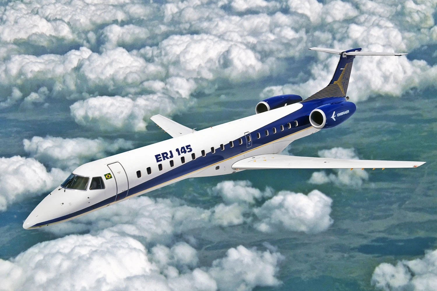 Há 30 anos, o primeiro voo do ERJ 145 marcou a entrada da Embraer no mercado de jatos regionais