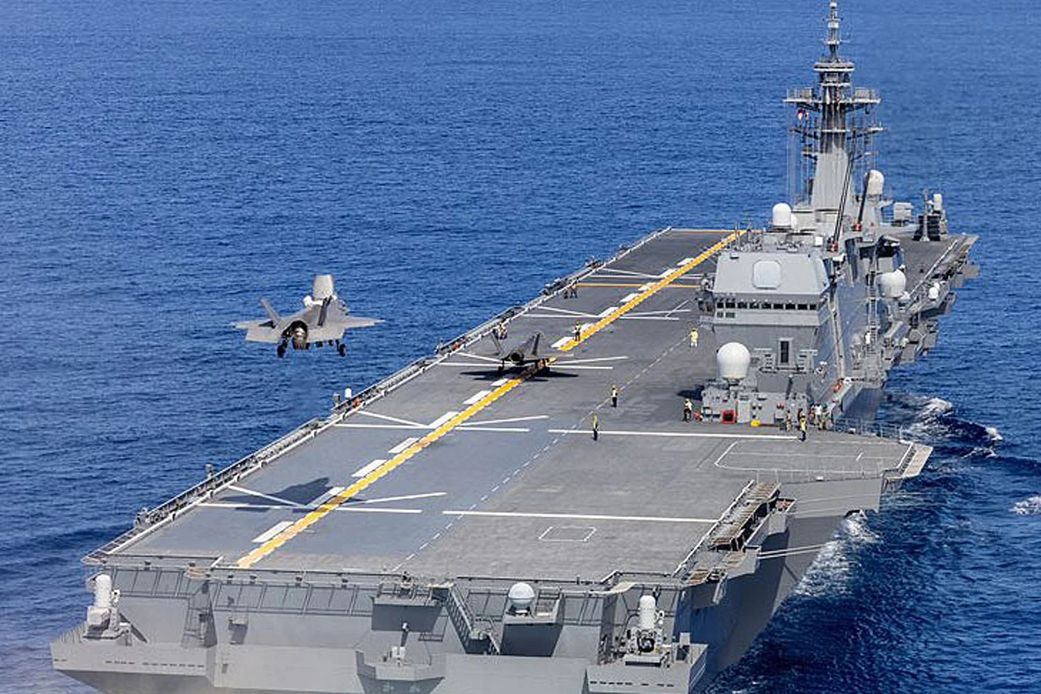 Jatos F-35B operam no JS Kaga (JASDM)