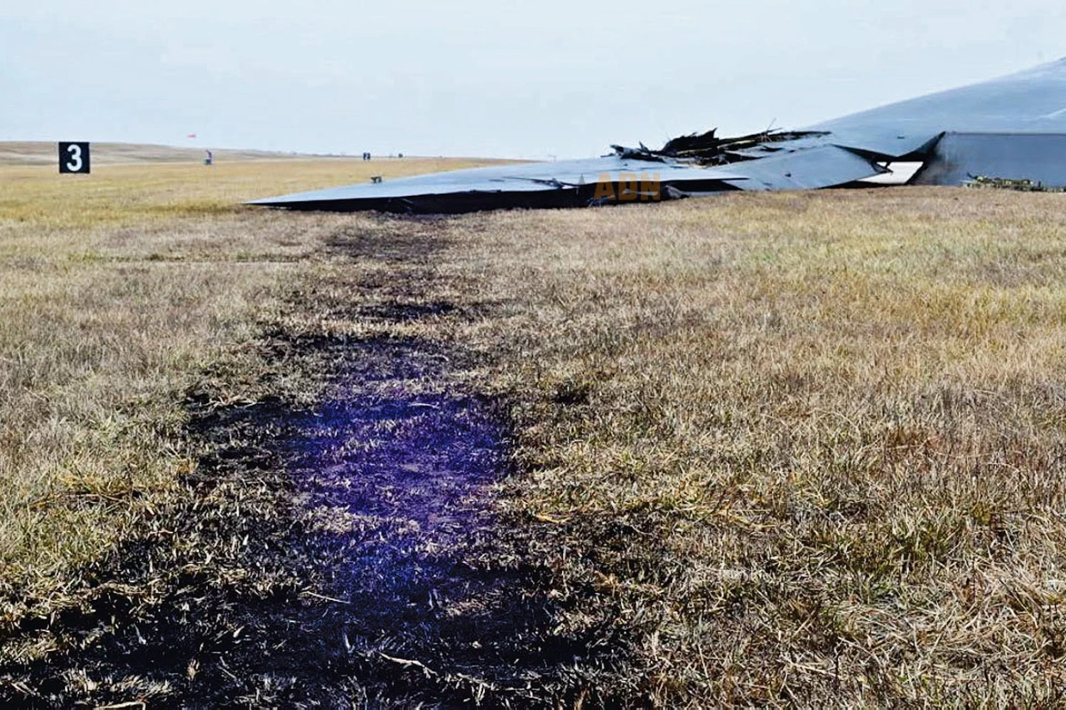 O bombardeiro B-2 acabou saindo da pista e sendo danificado seriamente (USAF)
