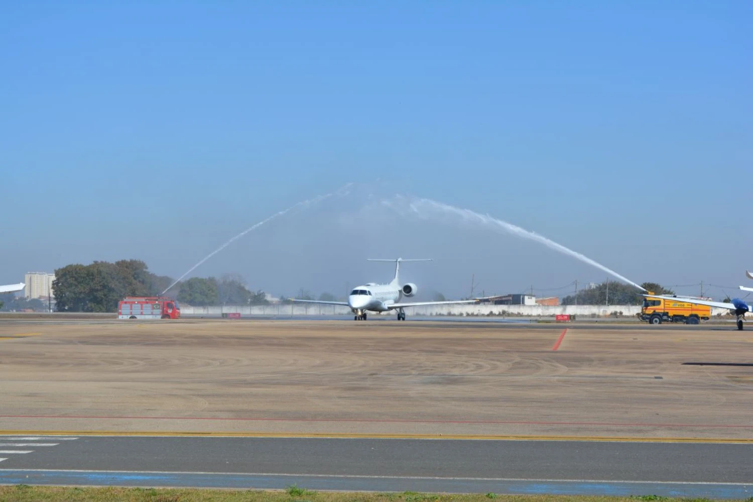 Primeiro voo internacional de Sorocaba veio da Argentina (Embraer)