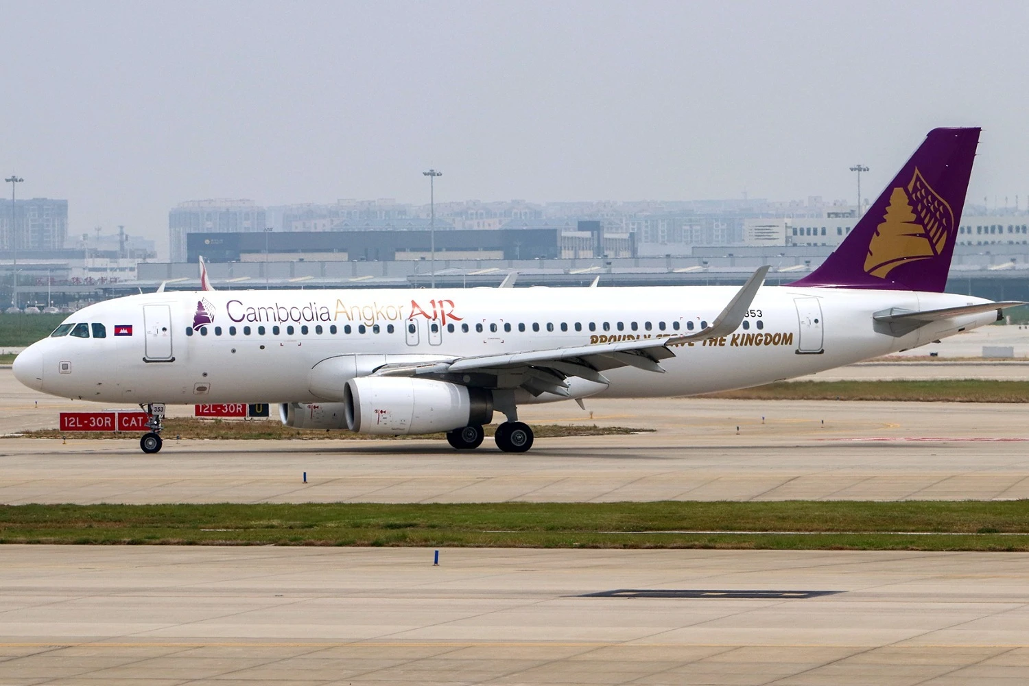 A Air Cambodia voa com turbo&eacute;lices ATR e jatos A320 (windmemories)
