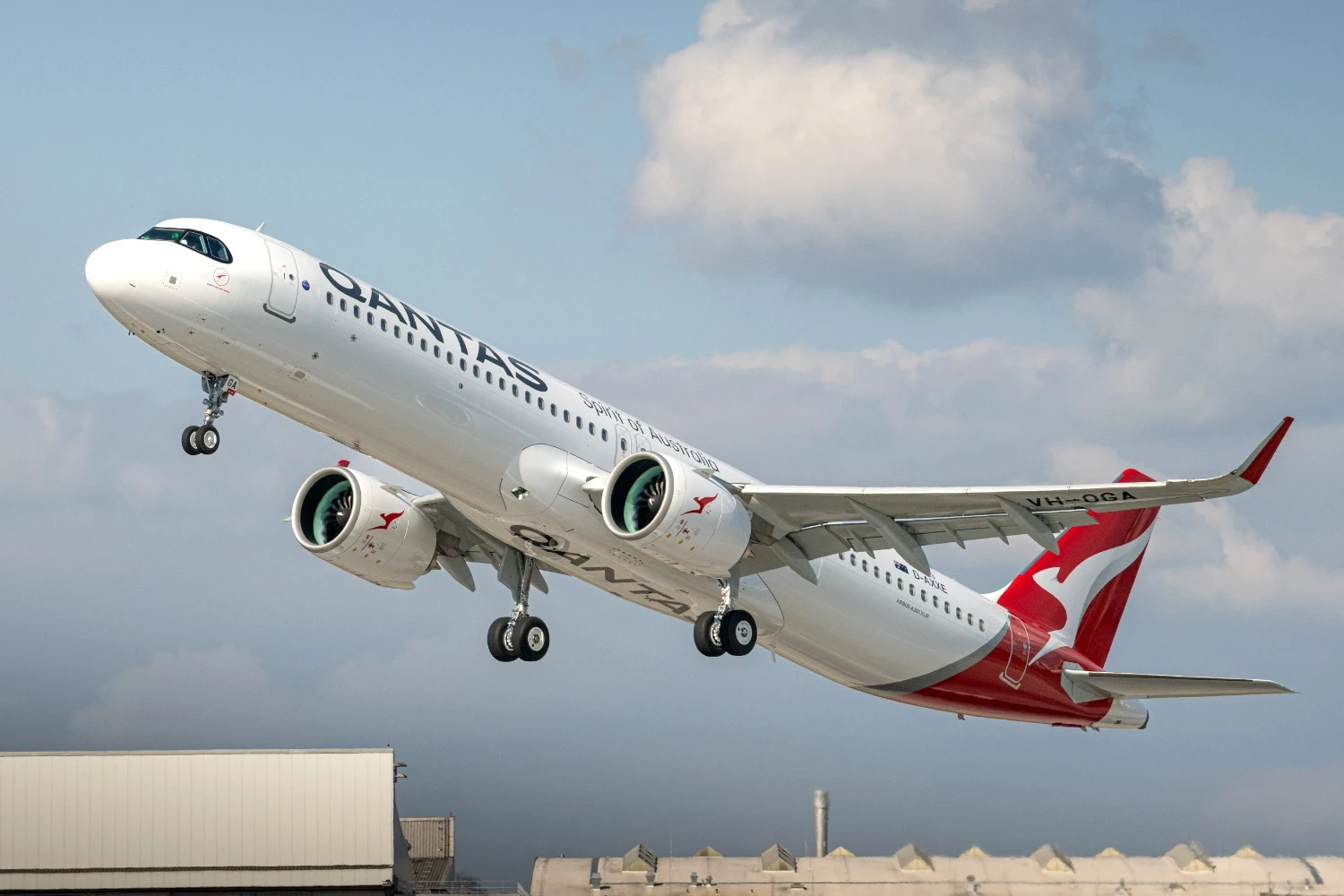 Qantas inicia voos comerciais com Airbus A321XLR na Austrália