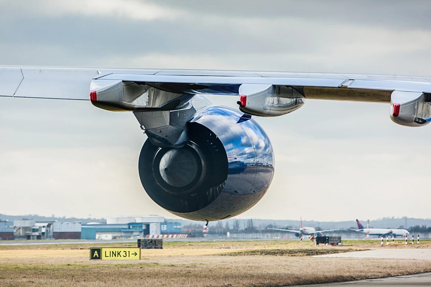 Aeroporto de Heathrow atinge recorde de 8 milhões de passageiros em agosto