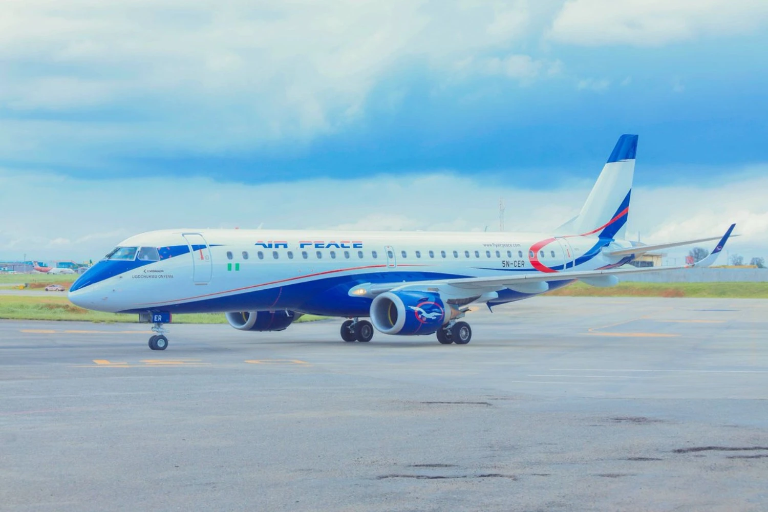 Africanas Air Peace e Congo Airways buscam jatos Embraer E190 para suas frotas