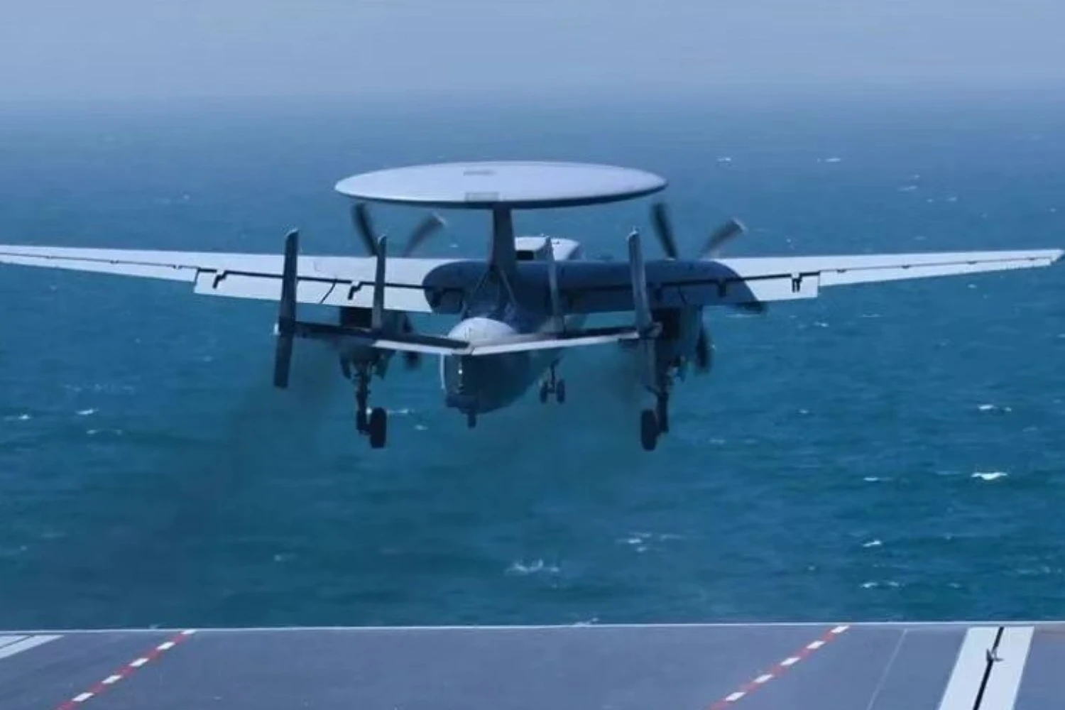 Avião KJ-600