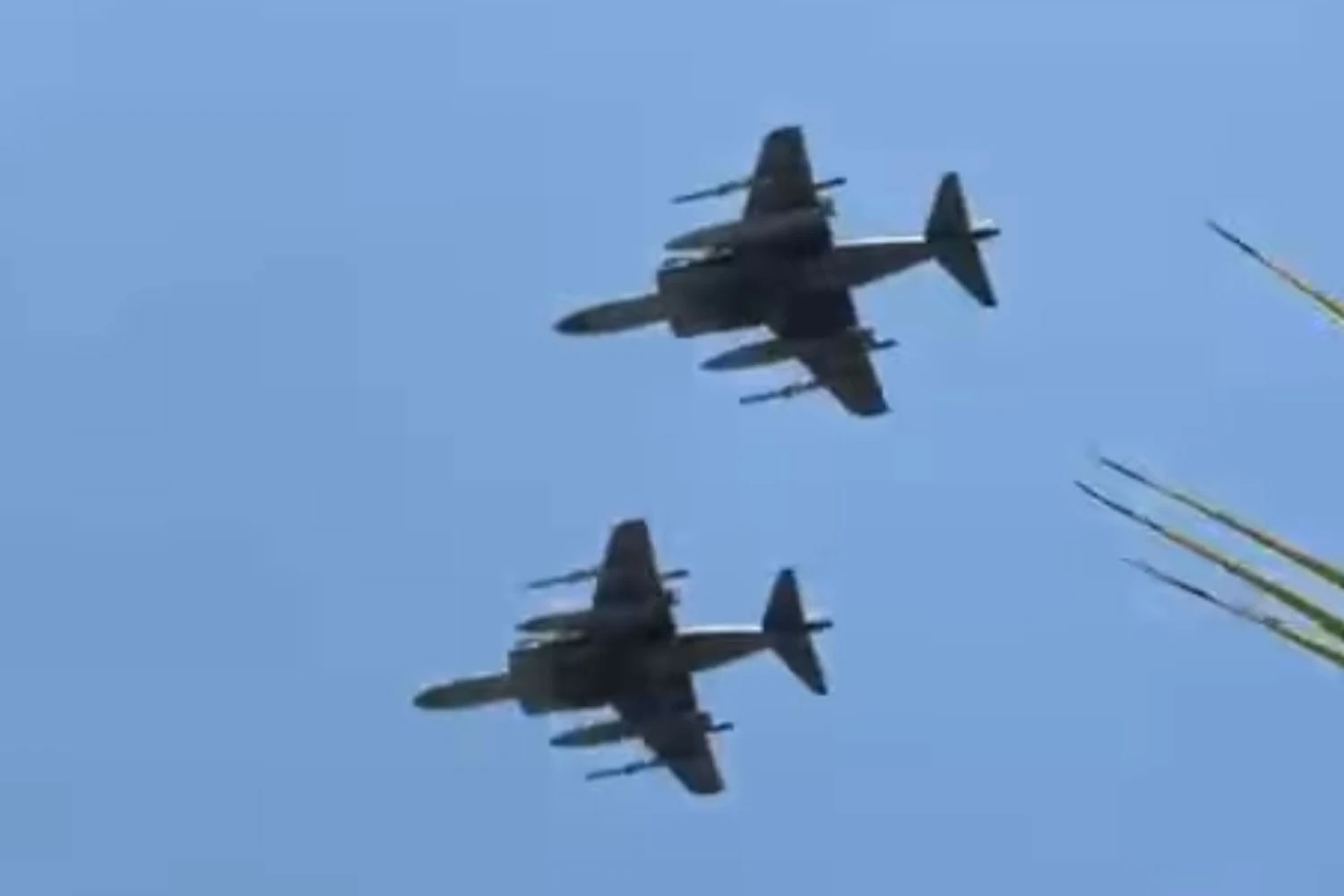 Jatos AV-8B Harrier II dos EUA sobrevoam capital da Guiana em meio a tensões com a Venezuela