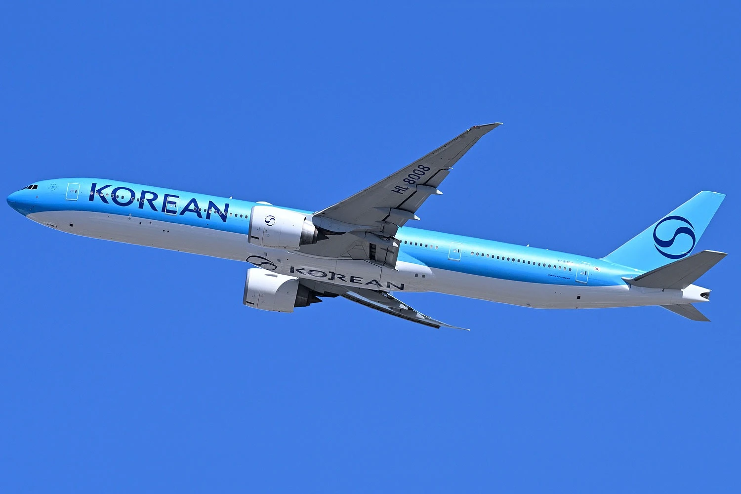 Korean Air revisa a reforma da cabine do 777-300ER em meio a escrutínio regulatório