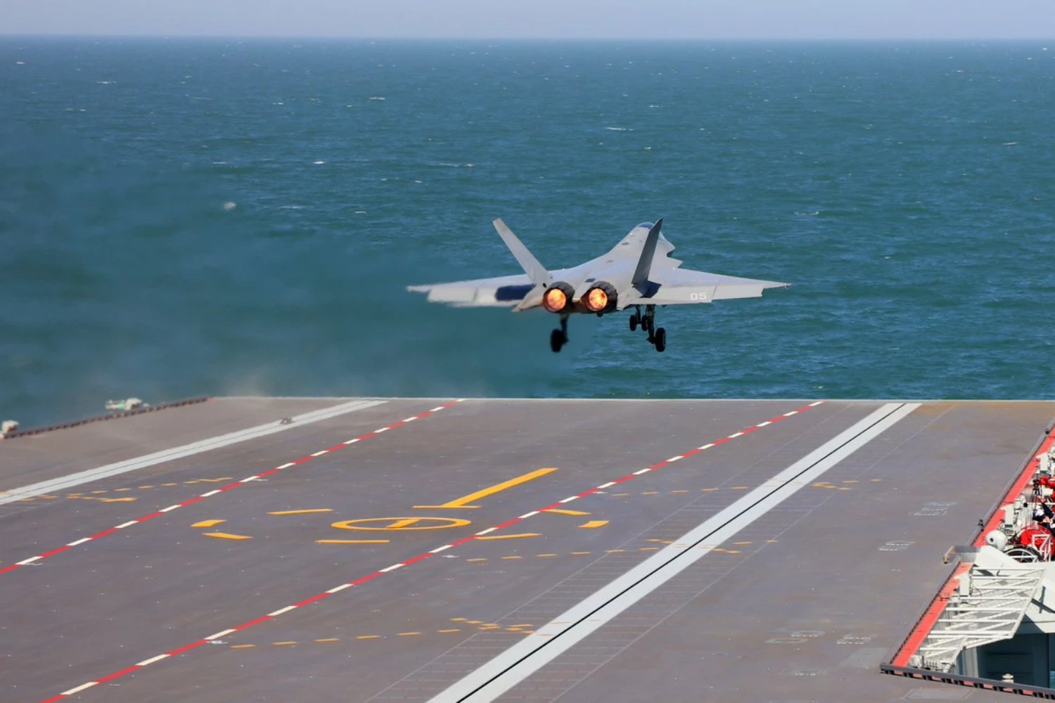 Porta-aviões Fujian da China pode alcançar plena capacidade operacional até o final de 2026