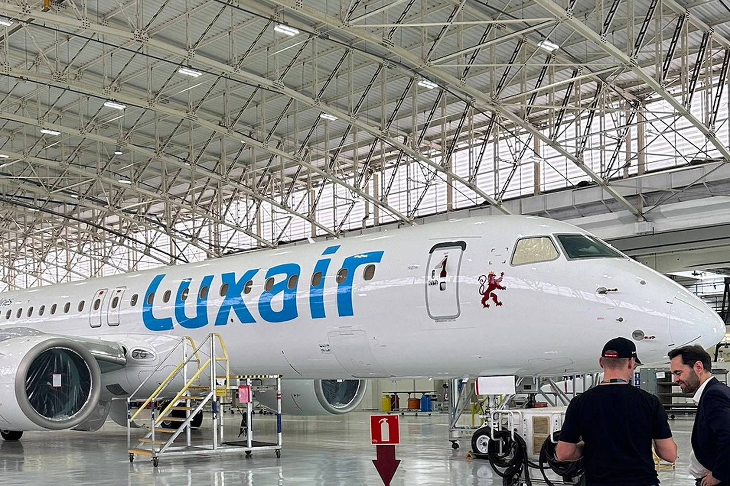 O primeiro E195-E2 da Luxair dentro das instala&ccedil;&otilde;es da Embraer (Reprodu&ccedil;&atilde;o)