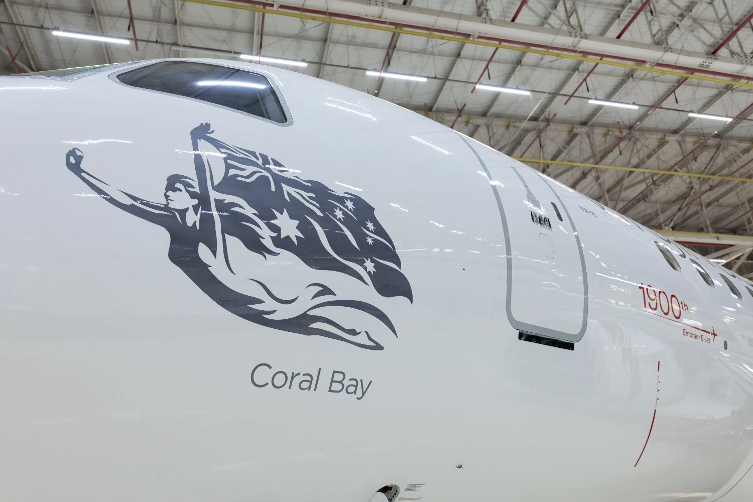 Primeiro E190-E2 recebeu o nome “Coral Bay” (Embraer)