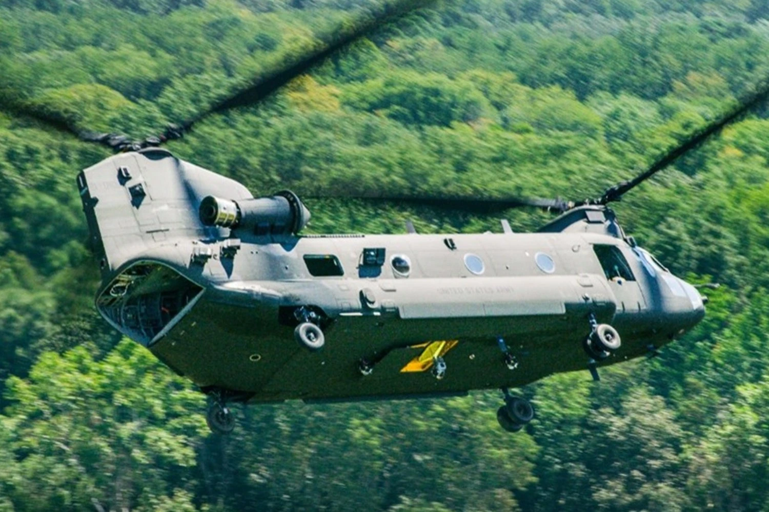 Exército dos EUA encomenda mais nove helicópteros CH-47F Block II