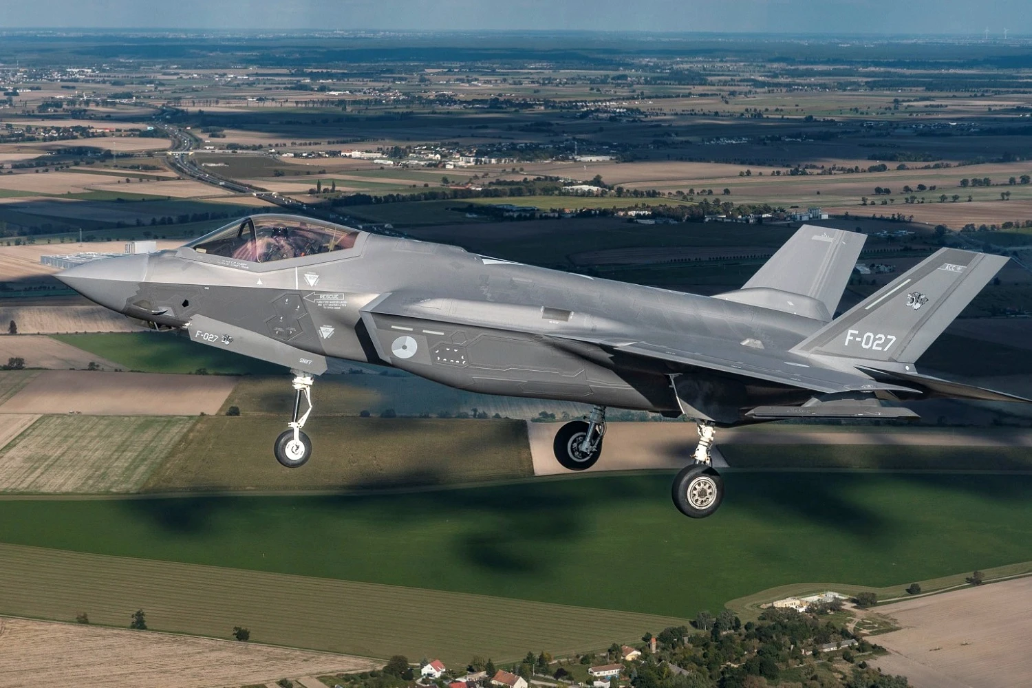 Ca&ccedil;a F-35 da For&ccedil;a A&eacute;rea Real dos Pa&iacute;ses Baixos que derrubou drone russo