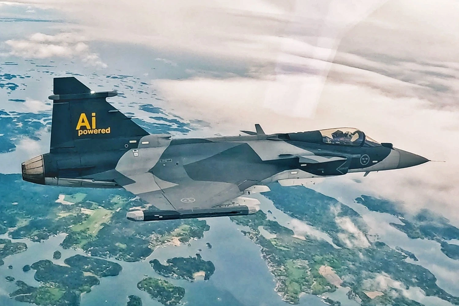 Suécia e Ucrânia assinam carta de intenção para até 150 caças Gripen E