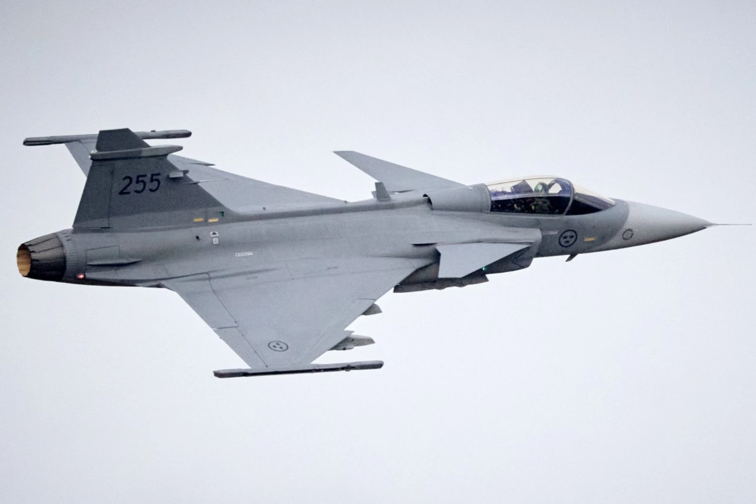 Zelensky diz esperar pelos primeiros caças Gripen E ucranianos já em 2026