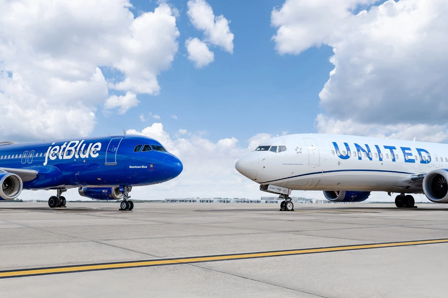 JetBlue e United Airlines lançam programa conjunto de fidelidade Blue Sky