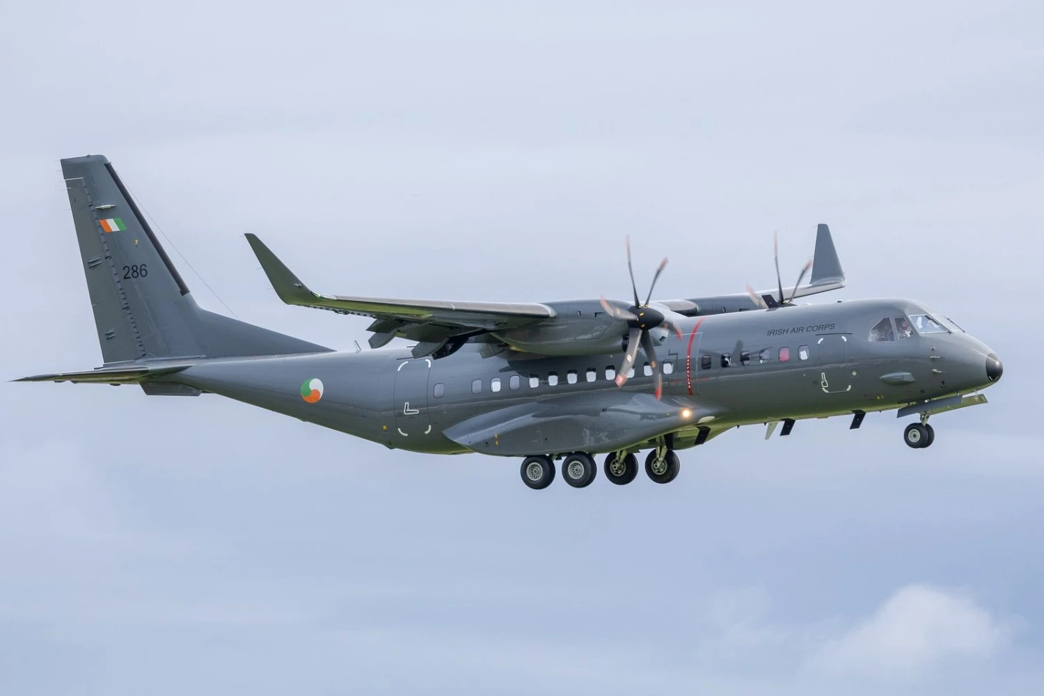 Corpo Aéreo Irlandês recebe o último avião Airbus C295
