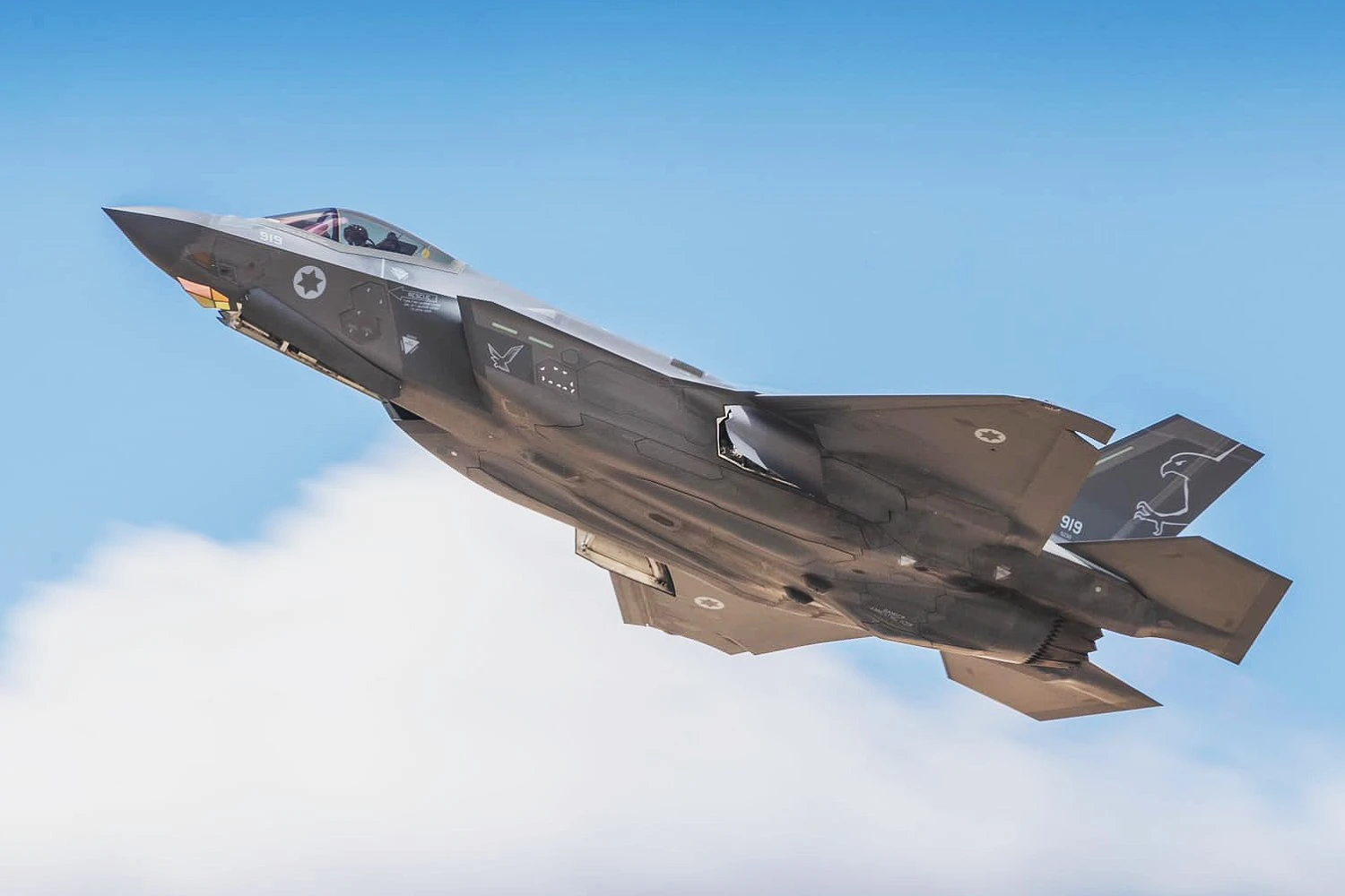 Trump considera venda de F-35 para a Arábia Saudita antes da visita do Príncipe Herdeiro