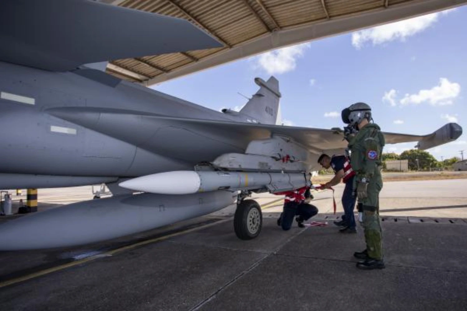 Caça Gripen e o míssil Meteor (FAB)