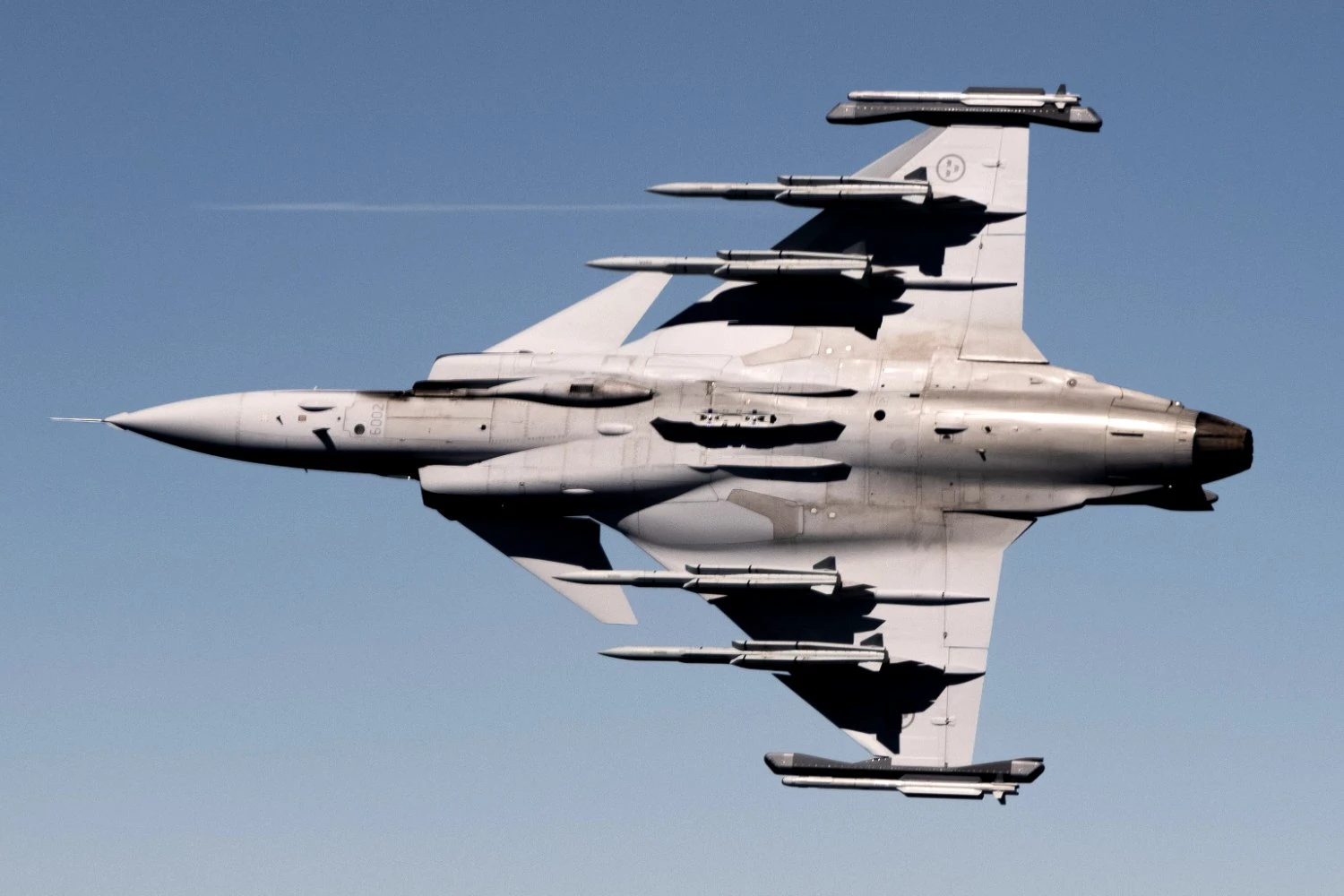 Ex-nacional, caça Gripen F de dois lugares da FAB será revelado nesta terça na Suécia