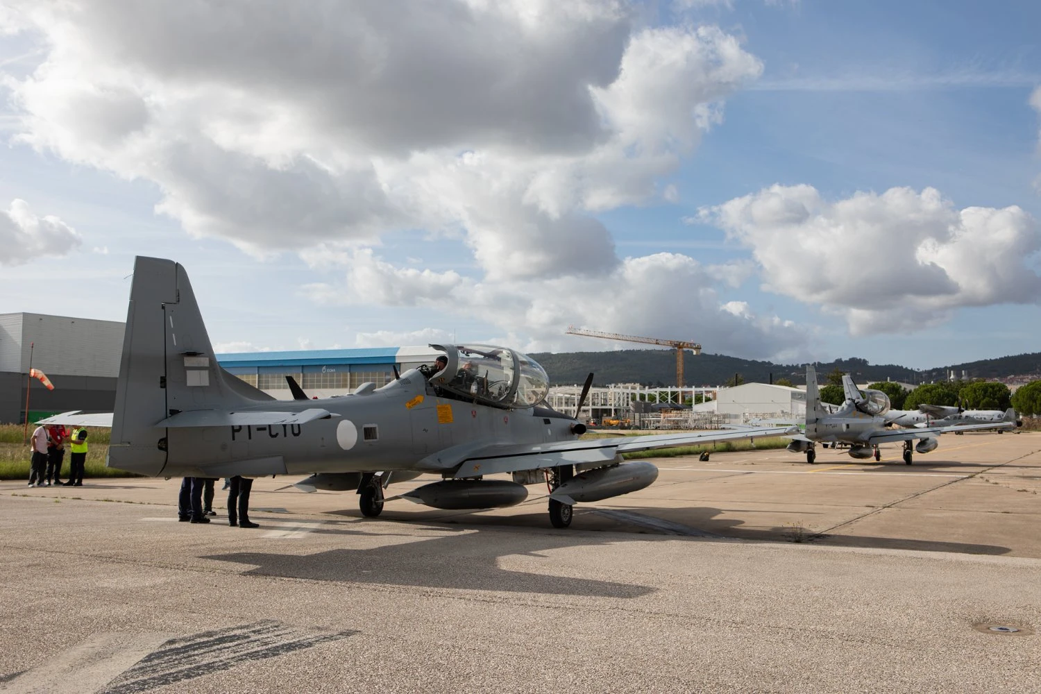 Os dois A-29N de Portugal em Alverca (FAP)