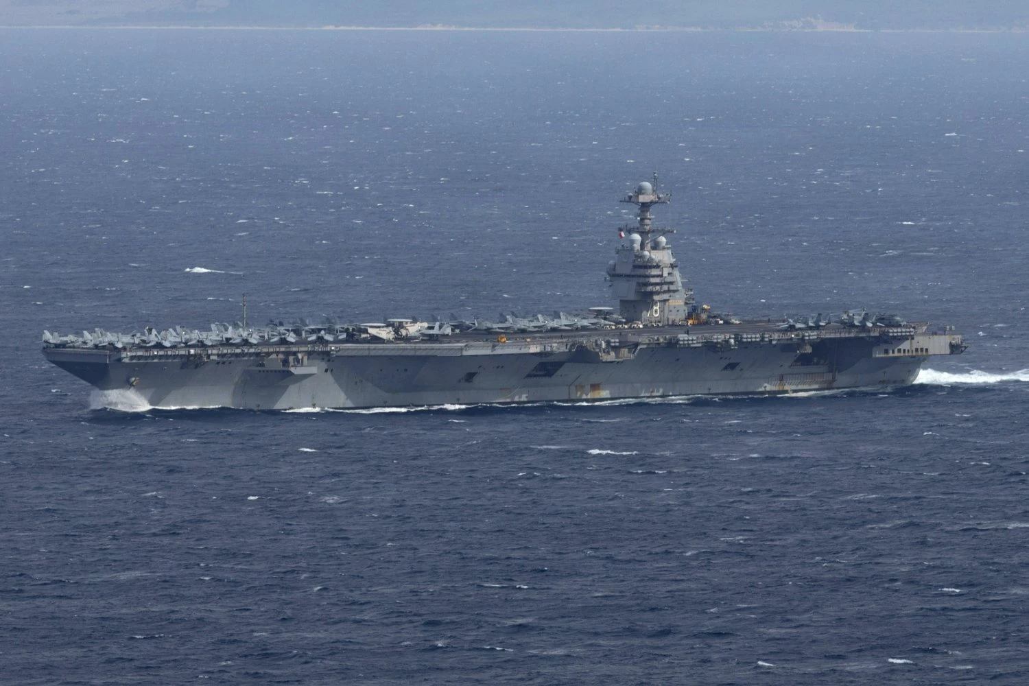 Porta-aviões nuclear USS Gerald R. Ford chega ao Caribe em meio à tensão com Venezuela