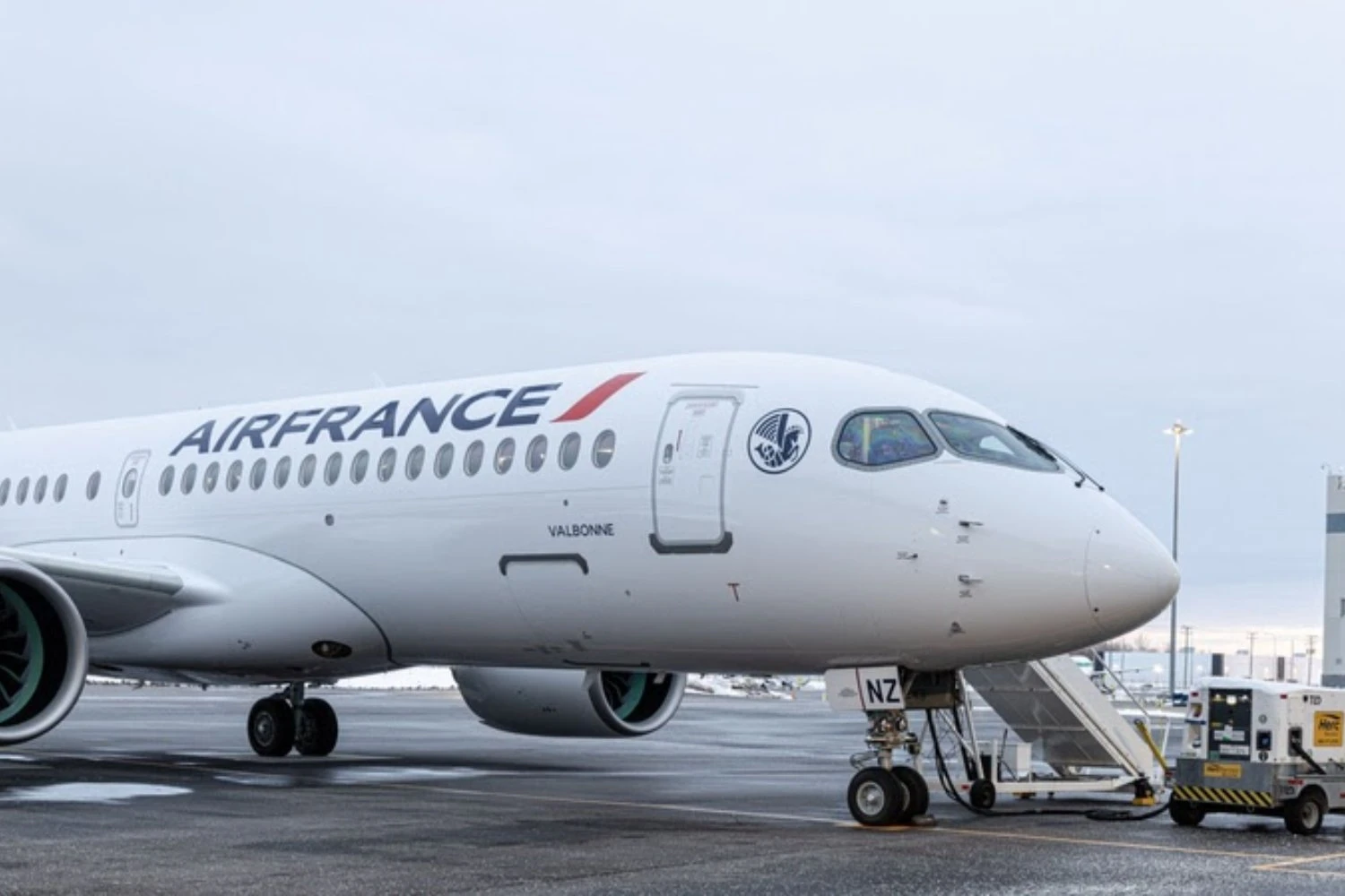 Air France celebra entrega do 50º Airbus A220 e do 40º A350