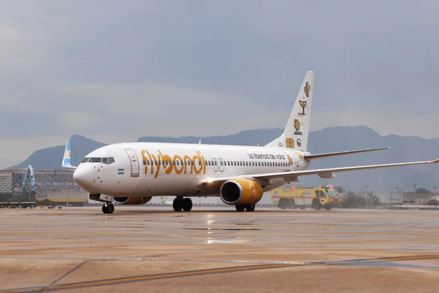 Flybondi lança rota Rio-Córdoba e amplia operações com Boeing 737-800 NG