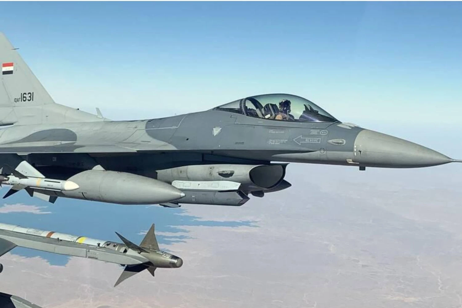 Ca&ccedil;as F-16 iraquianos (USAF)