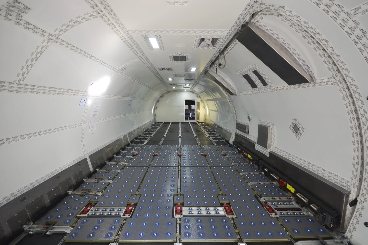 Compartimento de carga dianteiro do 737-800 Combi