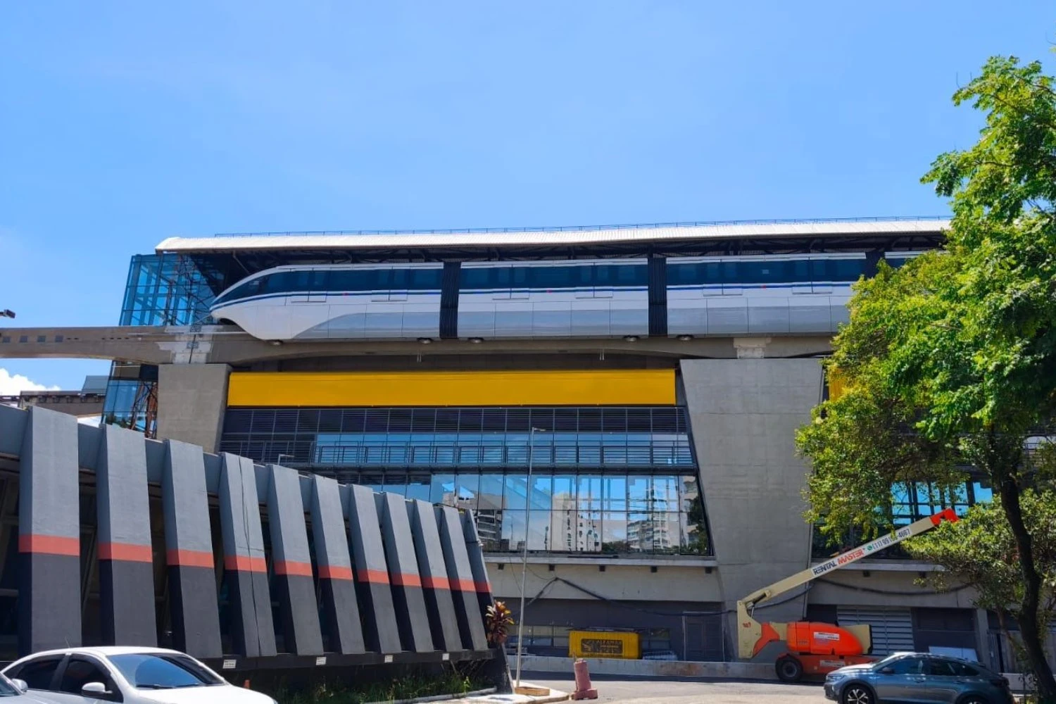 Liga&ccedil;&atilde;o por trilhos do aeroporto ser&aacute; inaugurada em mar&ccedil;o (BYD)