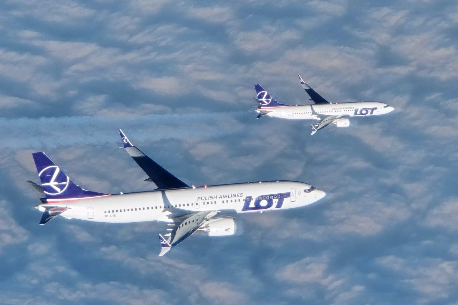Os três novos Boeing 737 Max 8 da LOT em um voo conjunto.