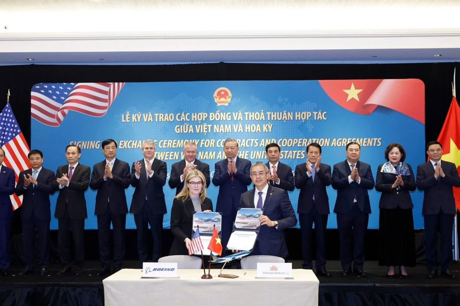 Cerim&ocirc;nia de acordo entre a Boeing e a Vietnam Airlines