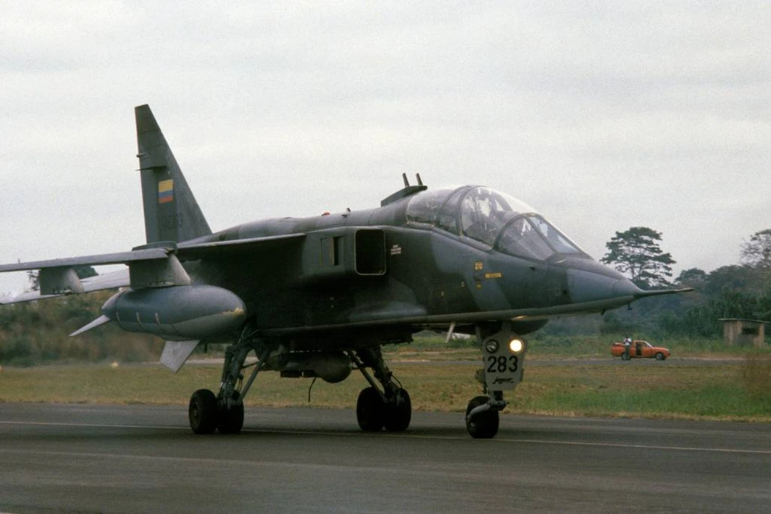 Ex-For&ccedil;a A&eacute;rea Equatoriana Jaguar (USAF)