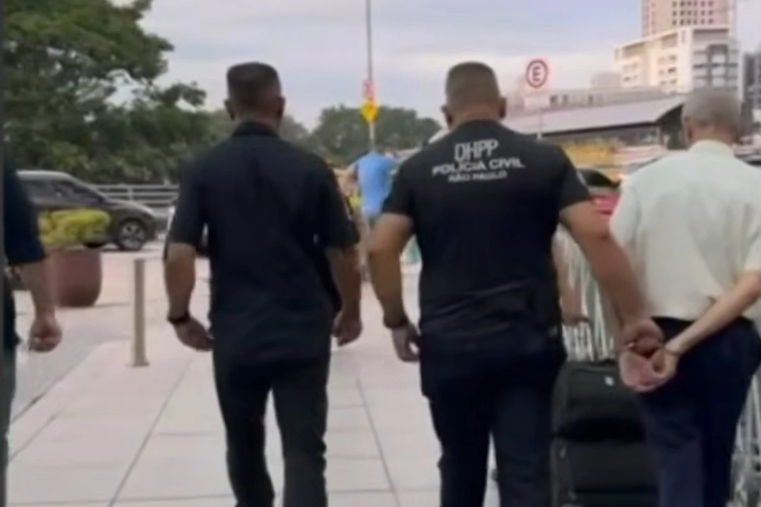 Piloto da Latam é detido pela polícia dentro de Airbus em Congonhas