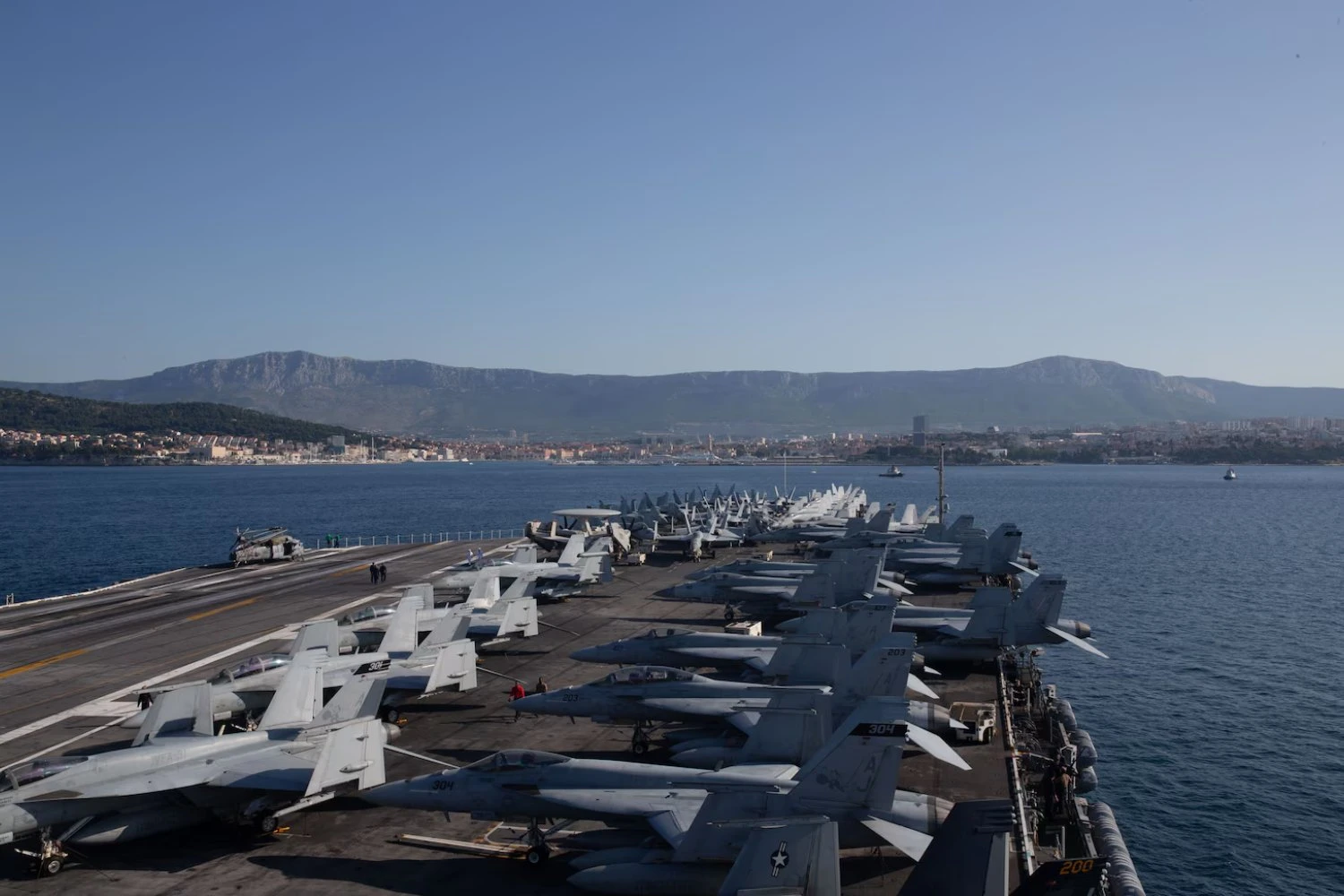 Conv&eacute;s de voo do USS Gerald R. Ford