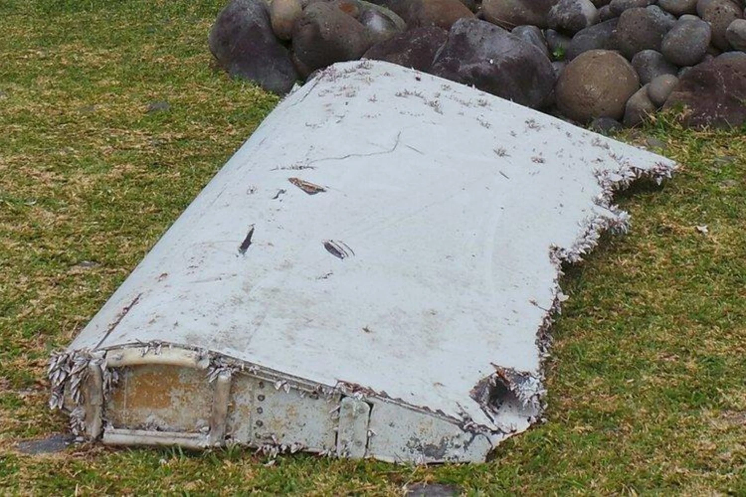 Detritos do flaperon de um Boeing 777 da Malaysia Airlines