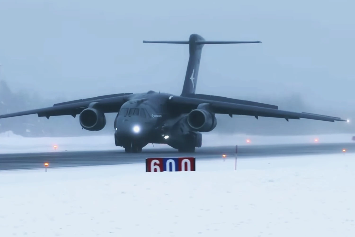 KC-390 passando por testes de neve e gelo na Su&eacute;cia