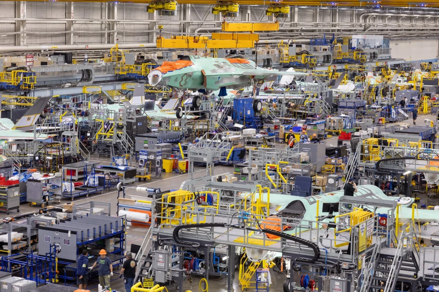 O primeiro ca&ccedil;a F-35 da Alemanha entra na linha de montagem final.