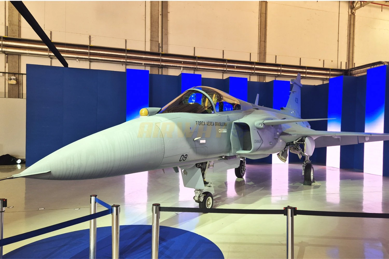Com o Gripen, Brasil passa a fazer parte do restrito clube de produtor de caças supersônicos