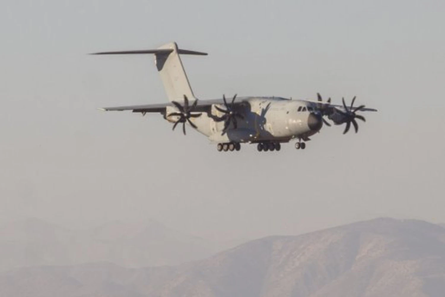 A400M espanhol pousando no Chile (FIDAE)