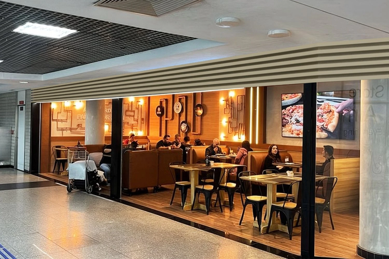 Aena espera um mix mais variado de lojas (Aena)