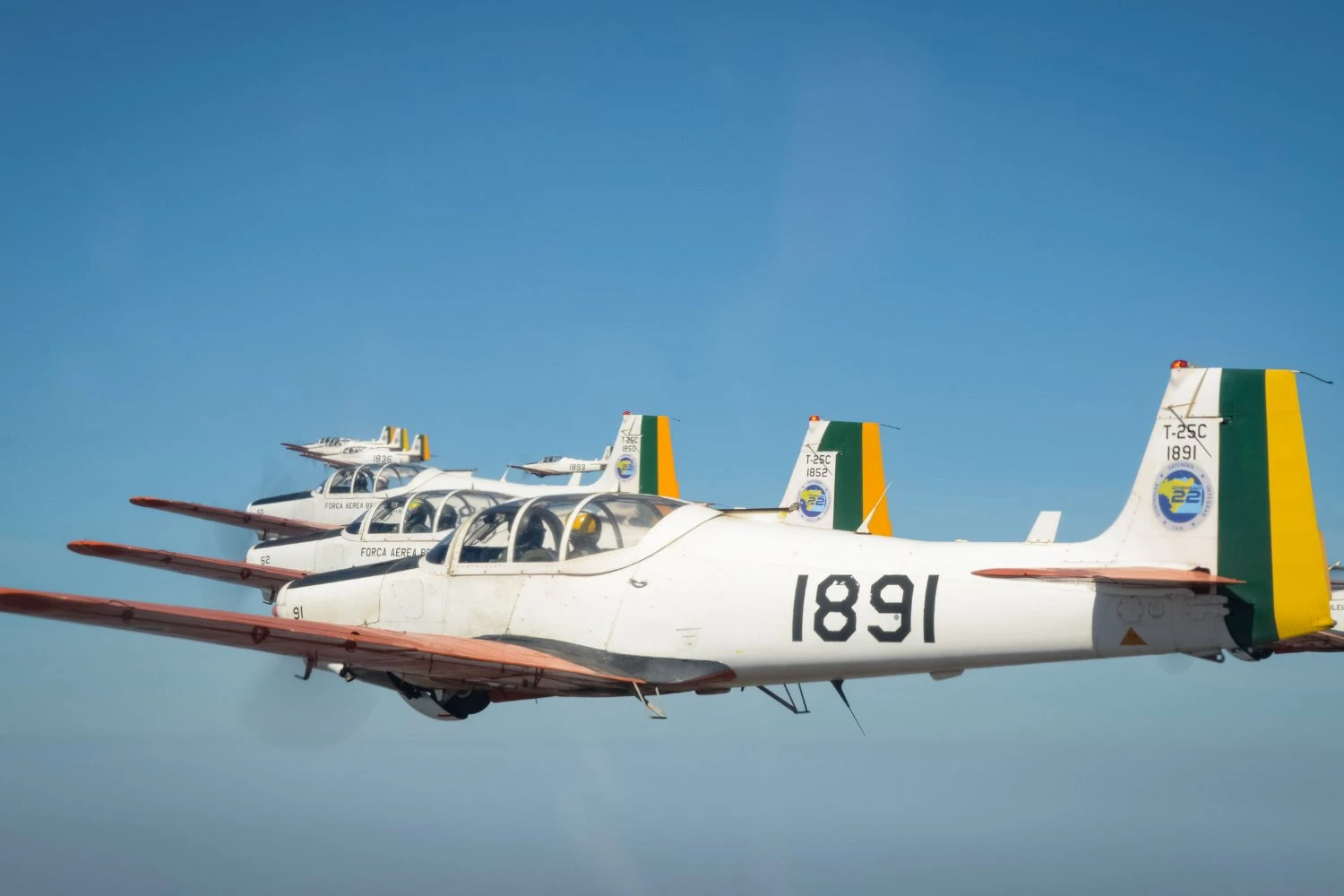 Avi&otilde;es T-25C usados pela FAB (FAB)