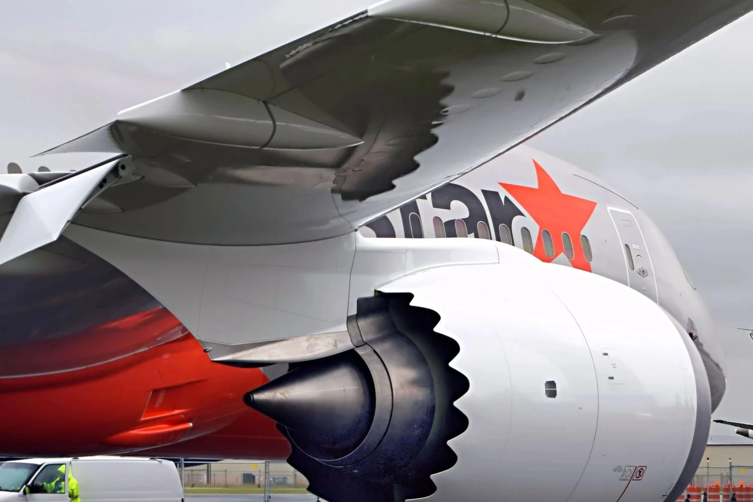 Boeing 787 com motores GEnx-1B (John Crowley)