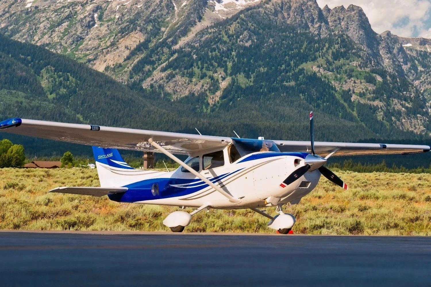 Cessna atualiza linha de aeronaves a pistão com novos aviônicos